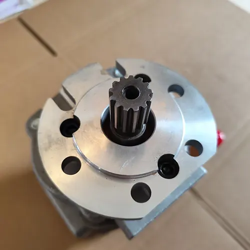 251265-dana-spicer-charging-pump-01
